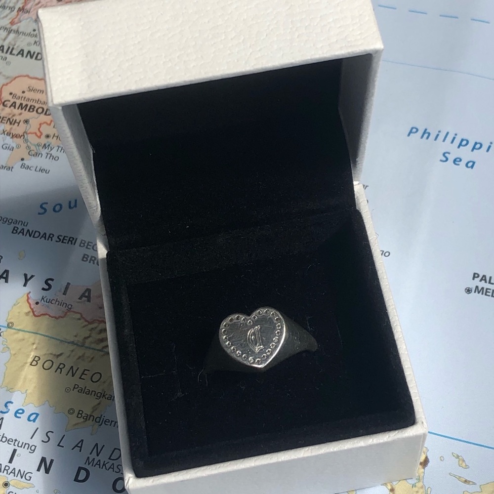 ‘C’ ENGRAVED RING